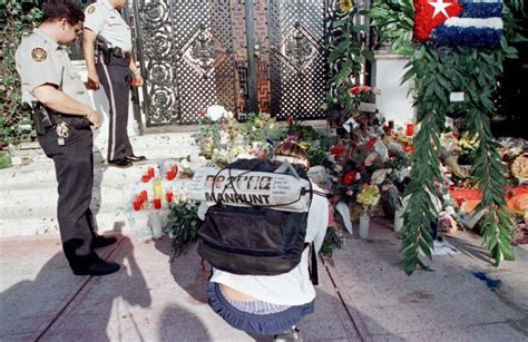 gianni versace death pics|PHOTOS: Andrew Cunanan’s Death & Suicide Crime Scene.